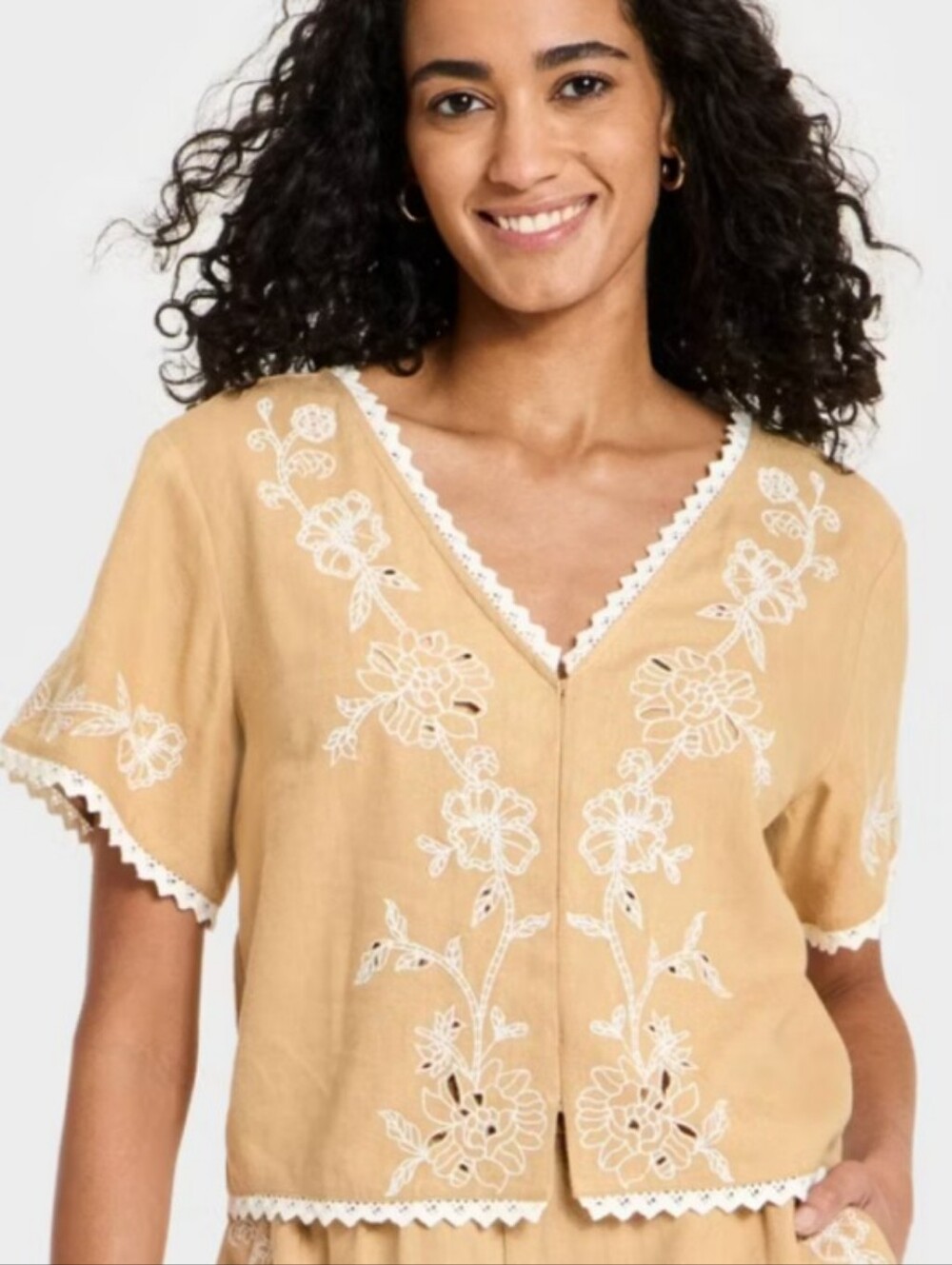 New Universal Thread Embroidered V-Neck Crop Top in Tan with White Lace Medium